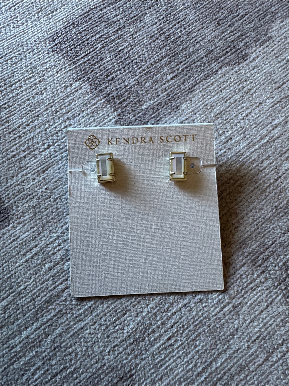 NWT Kendra Scott Paola Studs